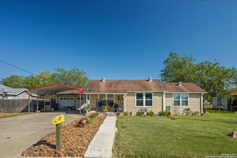 306 W South Line Street Karnes City TX 78118