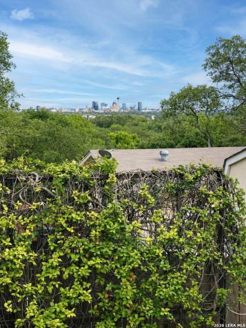 307 E Woodlake Drive San Antonio TX 78229