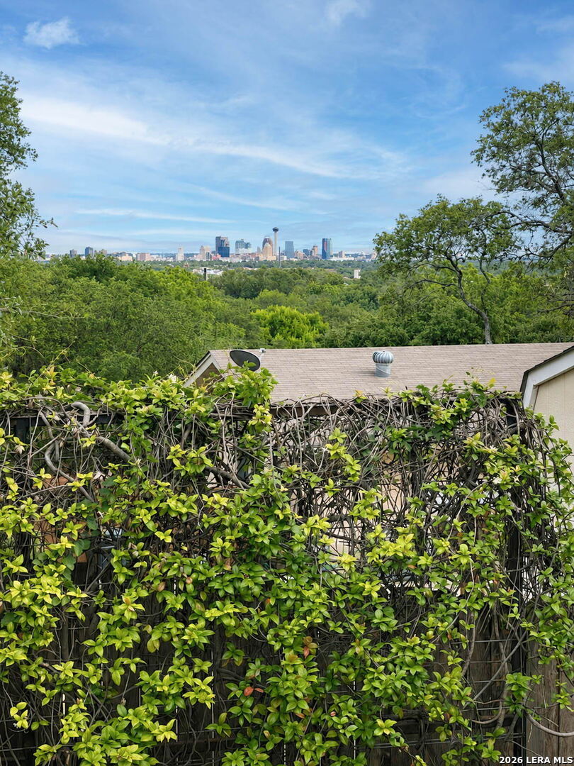 307 E Woodlake Drive San Antonio TX 78229