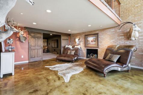 307 E Woodlake Drive San Antonio TX 78229