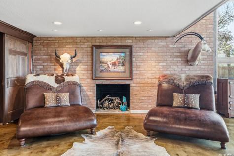 307 E Woodlake Drive San Antonio TX 78229