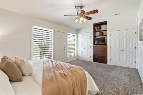 307 E Woodlake Drive San Antonio TX 78229