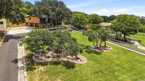 307 E Woodlake Drive San Antonio TX 78229