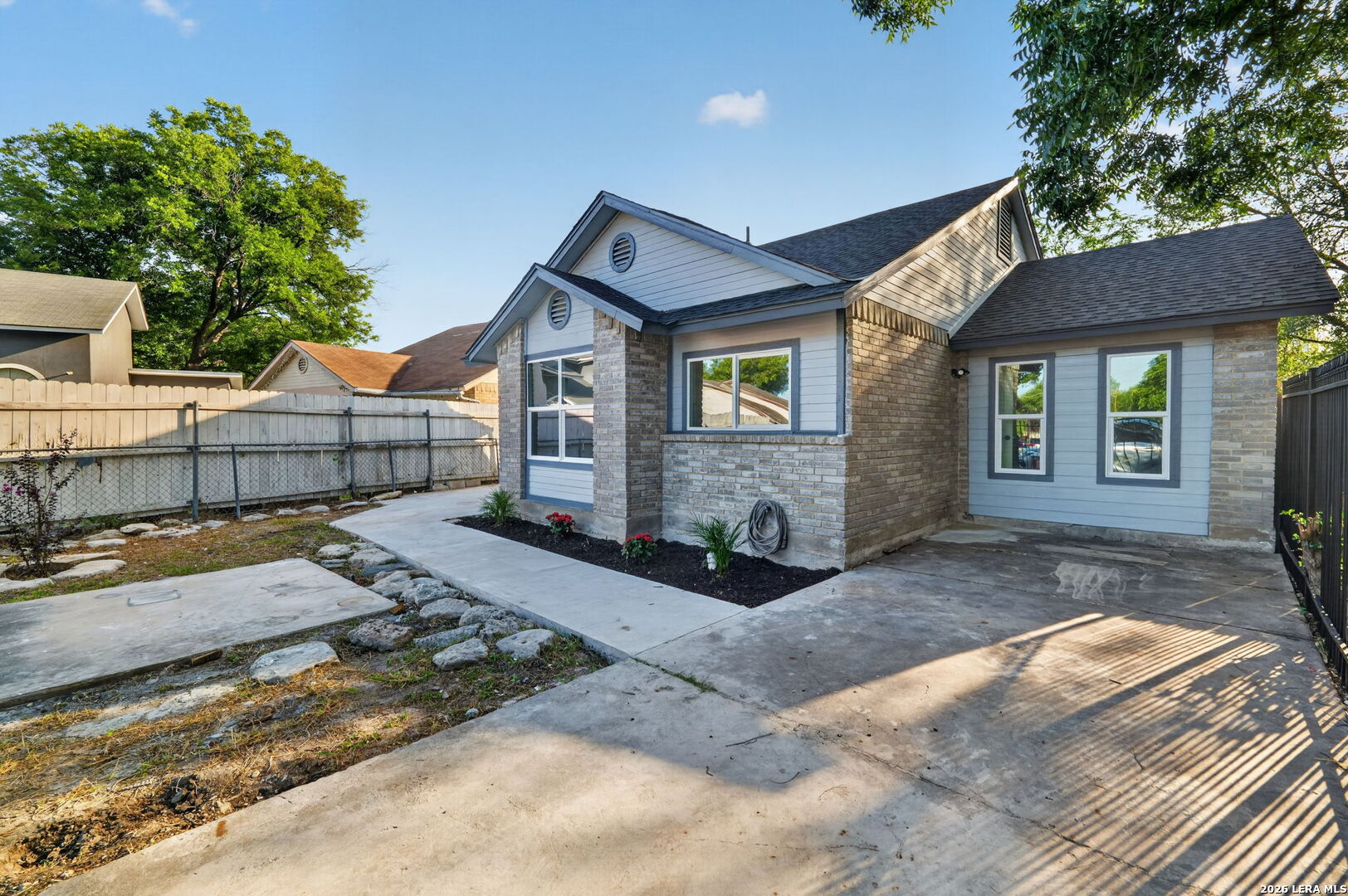 222 Vista Del Sur San Antonio TX 78207
