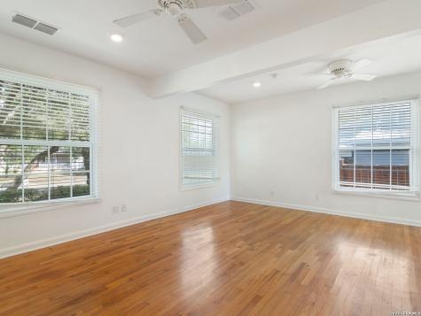 338 Brees Boulevard San Antonio TX 78209
