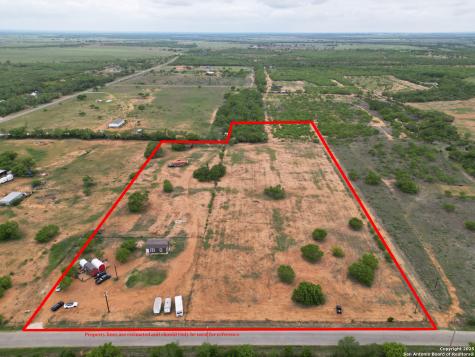 161 Cr 312 Charlotte TX 78011