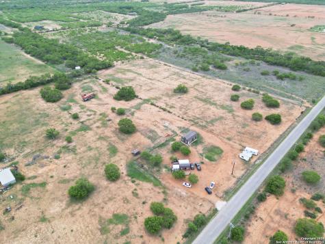 161 Cr 312 Charlotte TX 78011