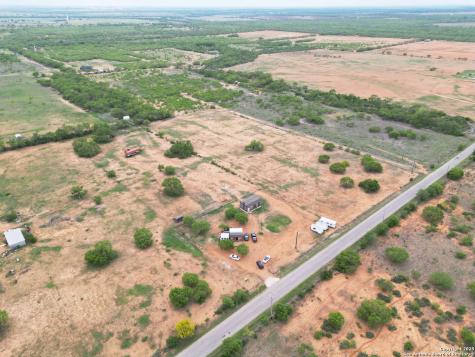 161 Cr 312 Charlotte TX 78011