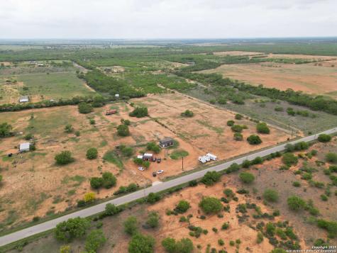161 Cr 312 Charlotte TX 78011