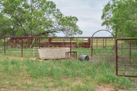 161 Cr 312 Charlotte TX 78011