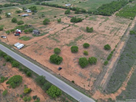 161 Cr 312 Charlotte TX 78011