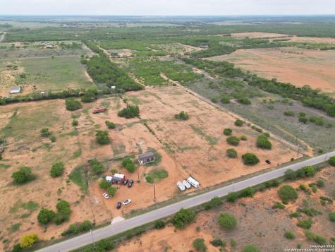 161 Cr 312 Charlotte TX 78011