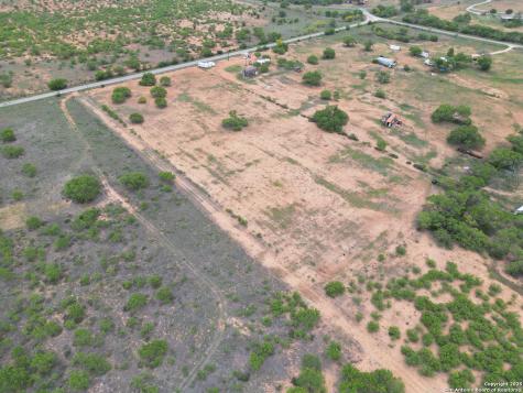 161 Cr 312 Charlotte TX 78011