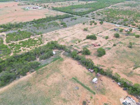 161 Cr 312 Charlotte TX 78011