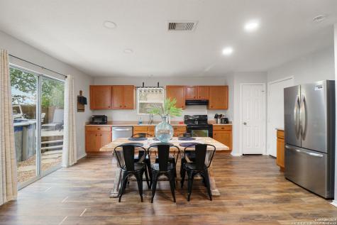 7451 Circle Farm San Antonio TX 78239