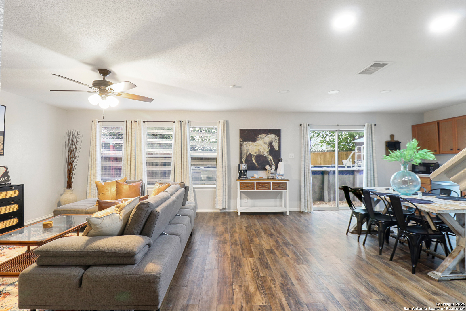7451 Circle Farm San Antonio TX 78239