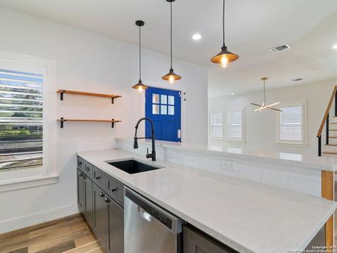 737 E Magnolia Avenue San Antonio TX 78212