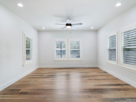 737 E Magnolia Avenue San Antonio TX 78212
