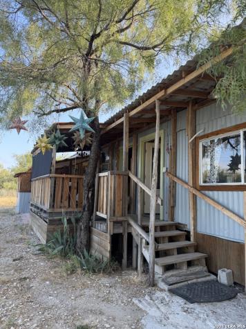 245 E Maverick Street El Indio TX 78860