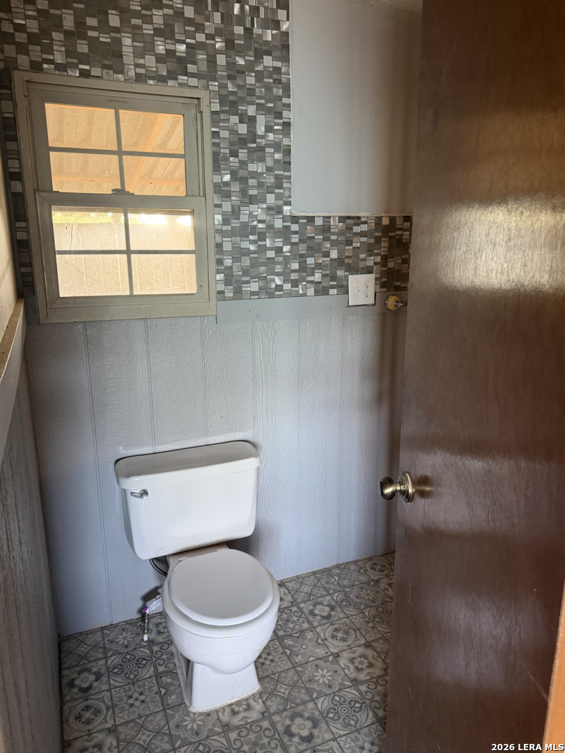 245 E Maverick Street El Indio TX 78860