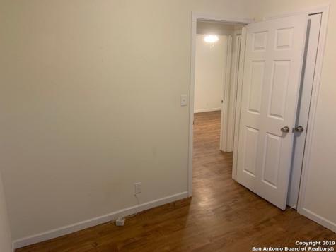 6022 Castle Hunt San Antonio TX 78218