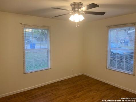 6022 Castle Hunt San Antonio TX 78218