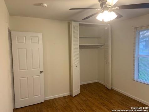 6022 Castle Hunt San Antonio TX 78218