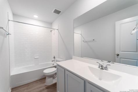 11131 Hudler Avenue Converse TX 78109
