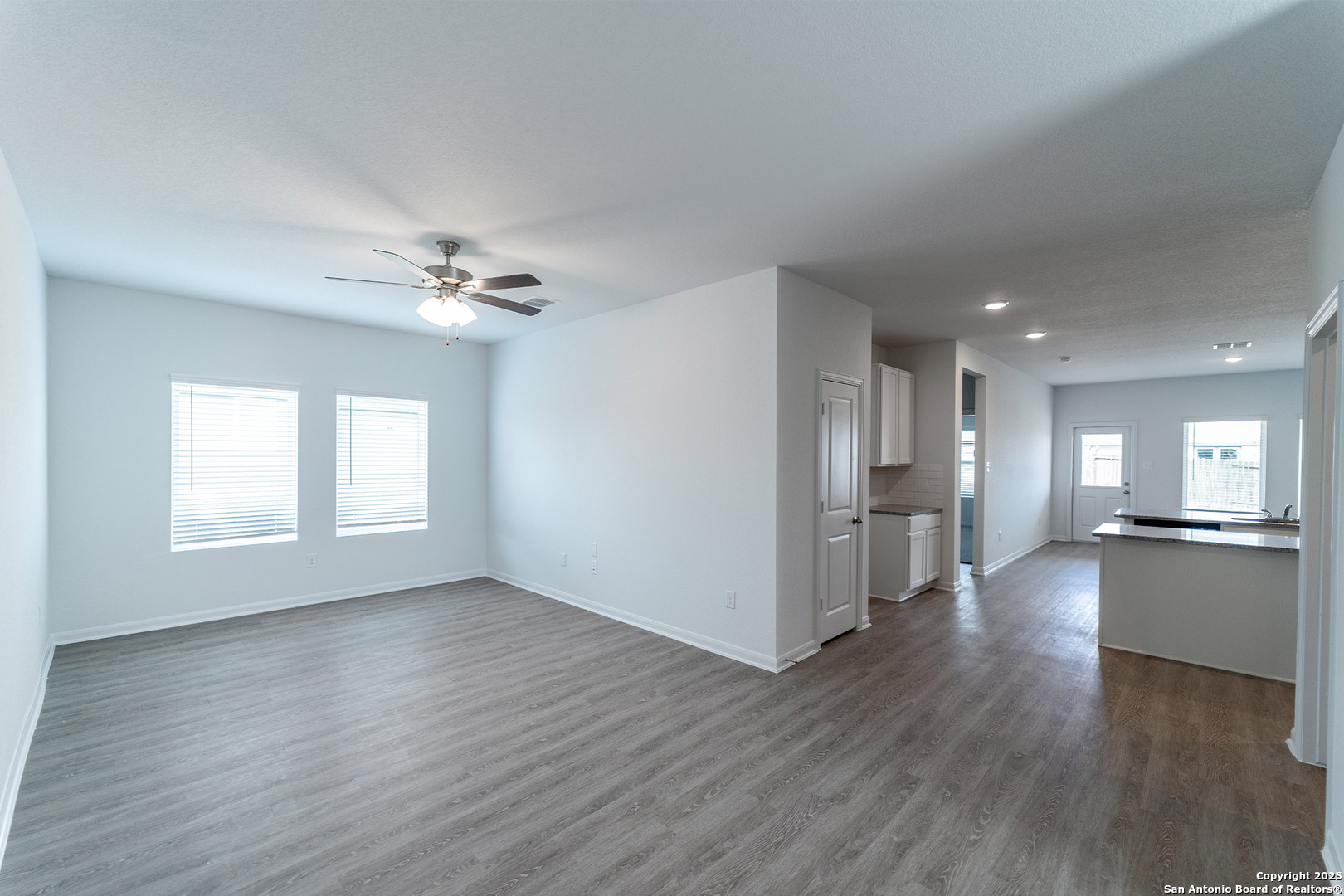 11131 Hudler Avenue Converse TX 78109