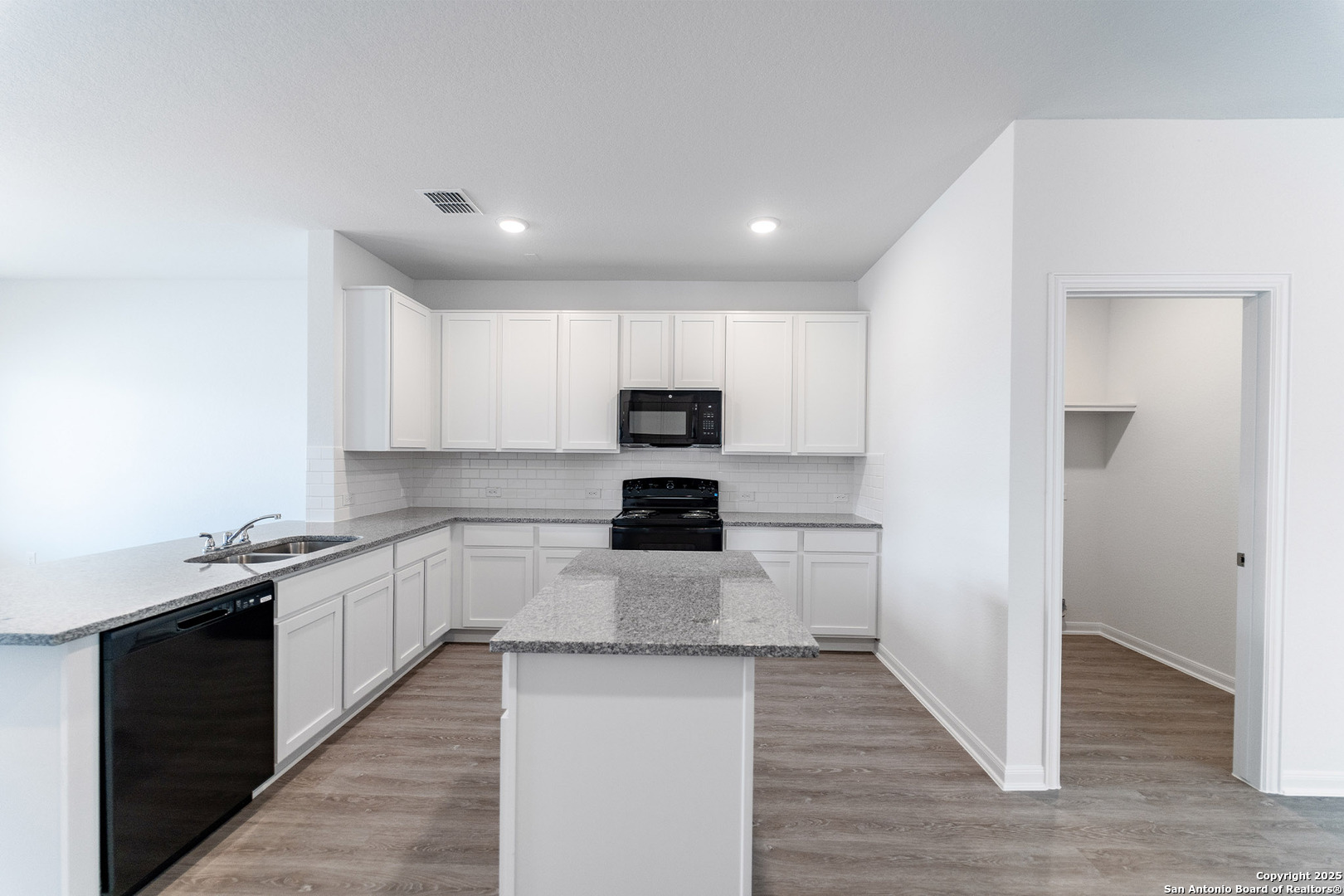 11131 Hudler Avenue Converse TX 78109