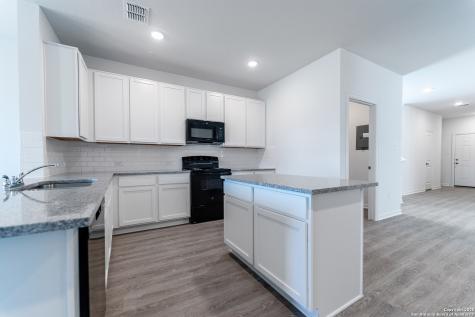 11131 Hudler Avenue Converse TX 78109