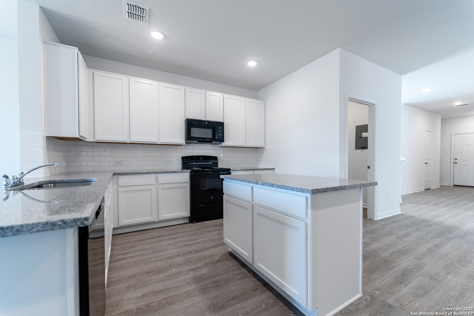 11131 Hudler Avenue Converse TX 78109