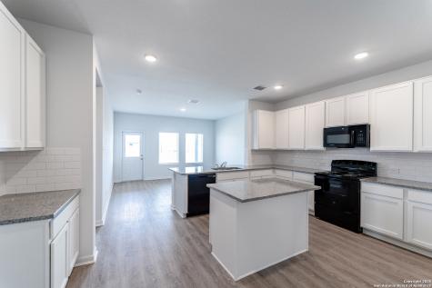 11131 Hudler Avenue Converse TX 78109