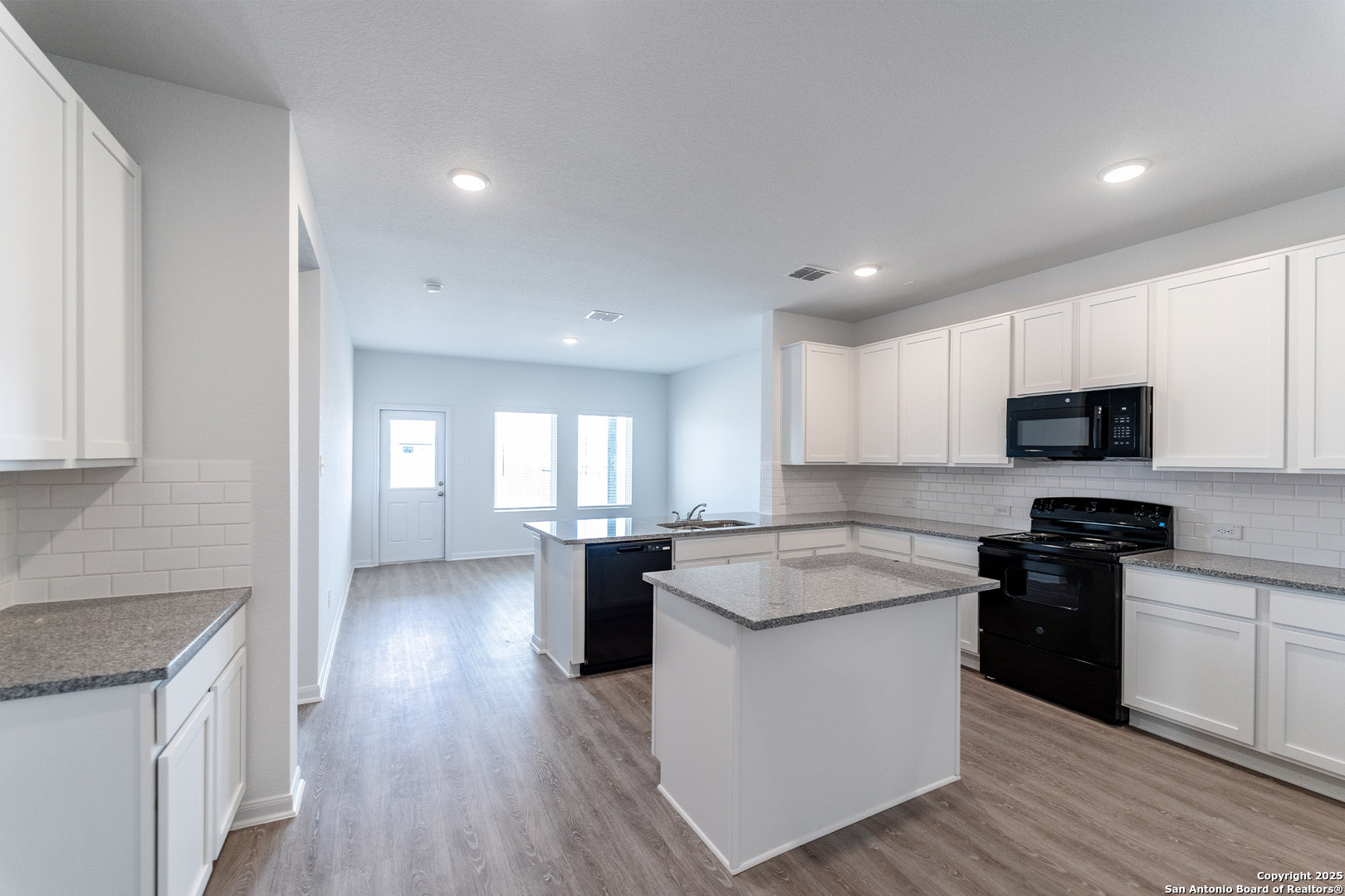 11131 Hudler Avenue Converse TX 78109
