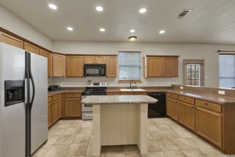 3411 Zachary Seguin TX 78155
