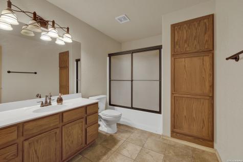 3411 Zachary Seguin TX 78155