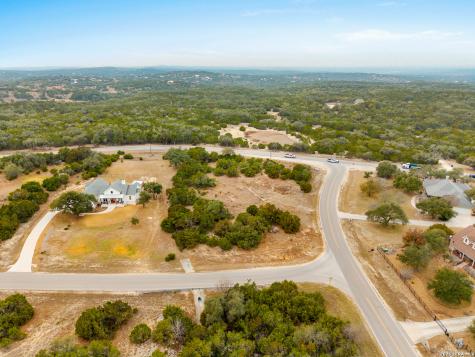 102 Jackson Creek Canyon Lake TX 78133