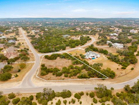 102 Jackson Creek Canyon Lake TX 78133