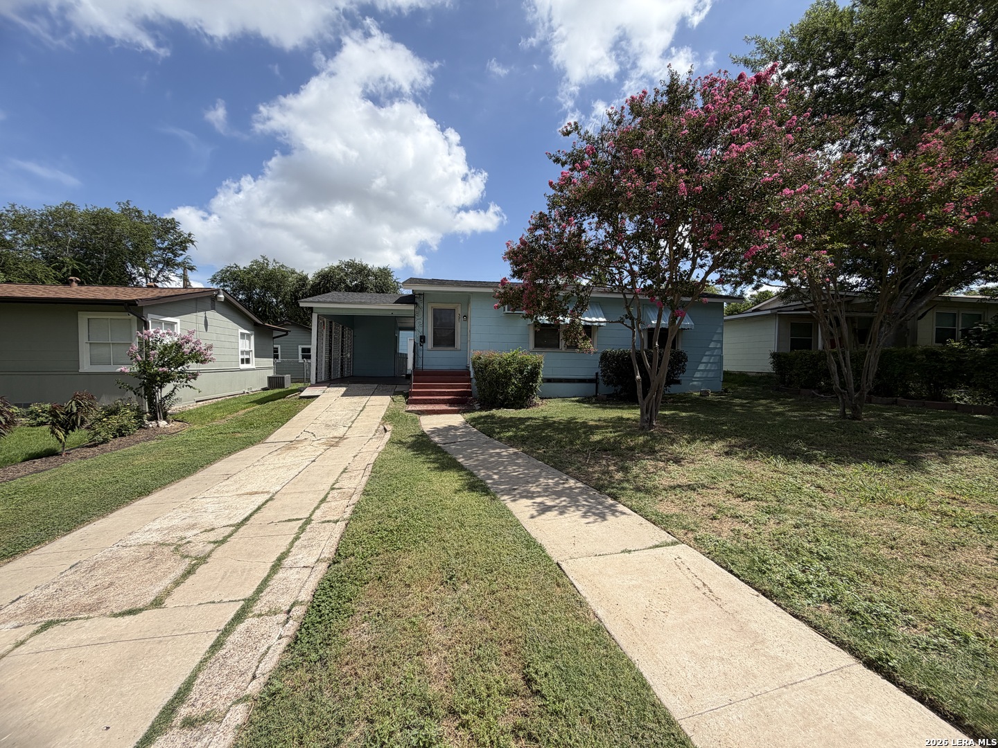327 Blakeley Drive San Antonio TX 78209
