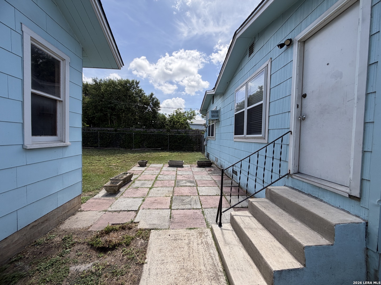 327 Blakeley Drive San Antonio TX 78209