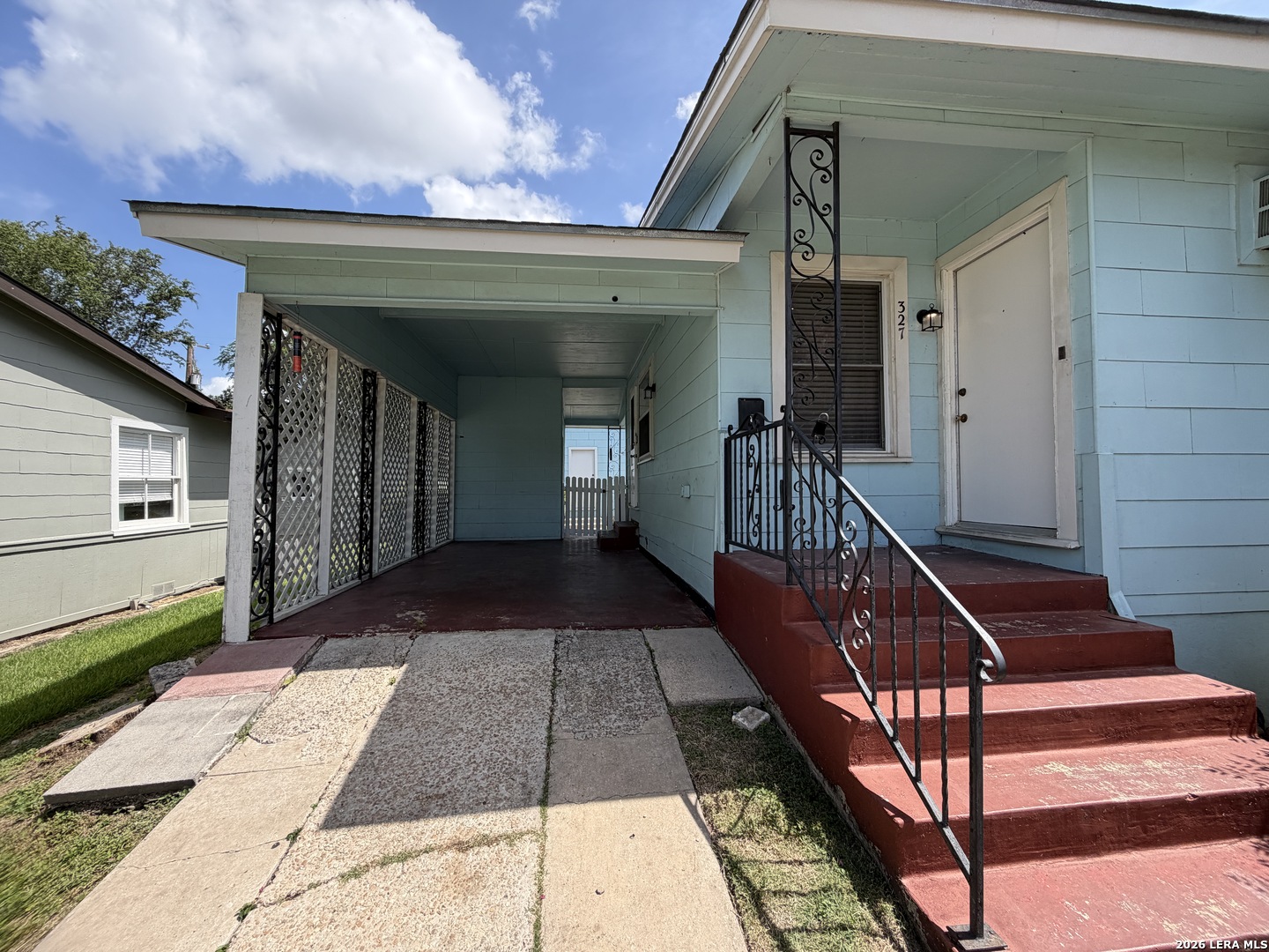 327 Blakeley Drive San Antonio TX 78209