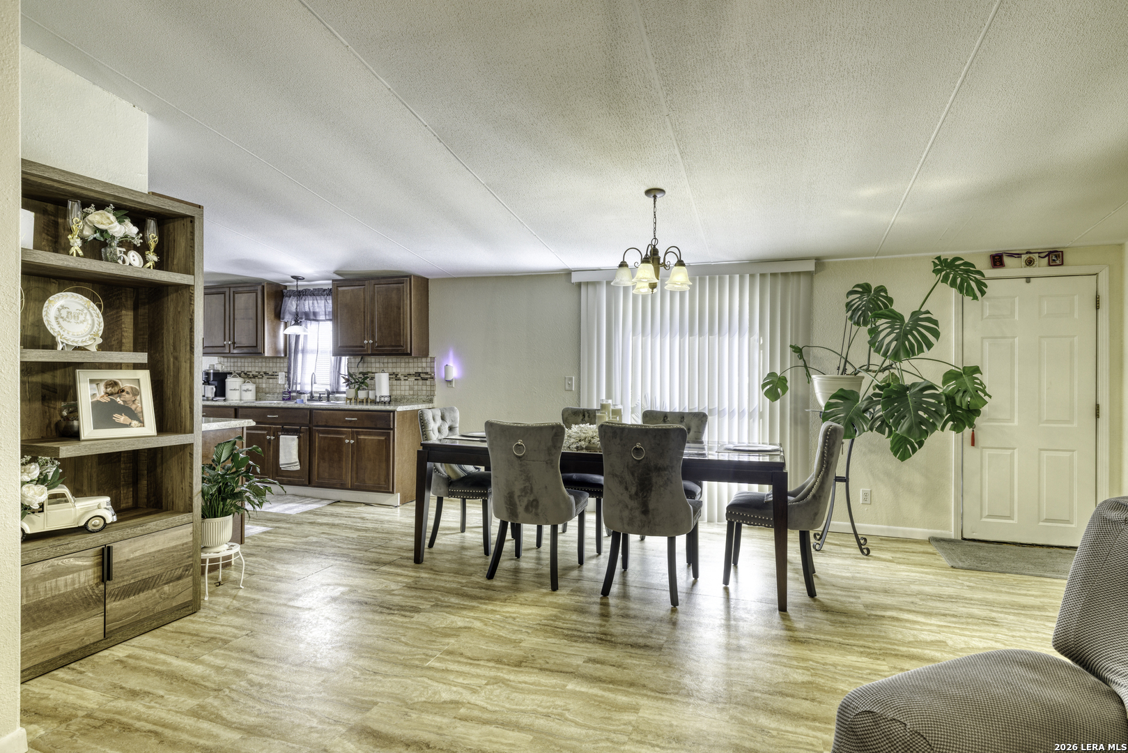 609 County Road 4647 Hondo TX 78861