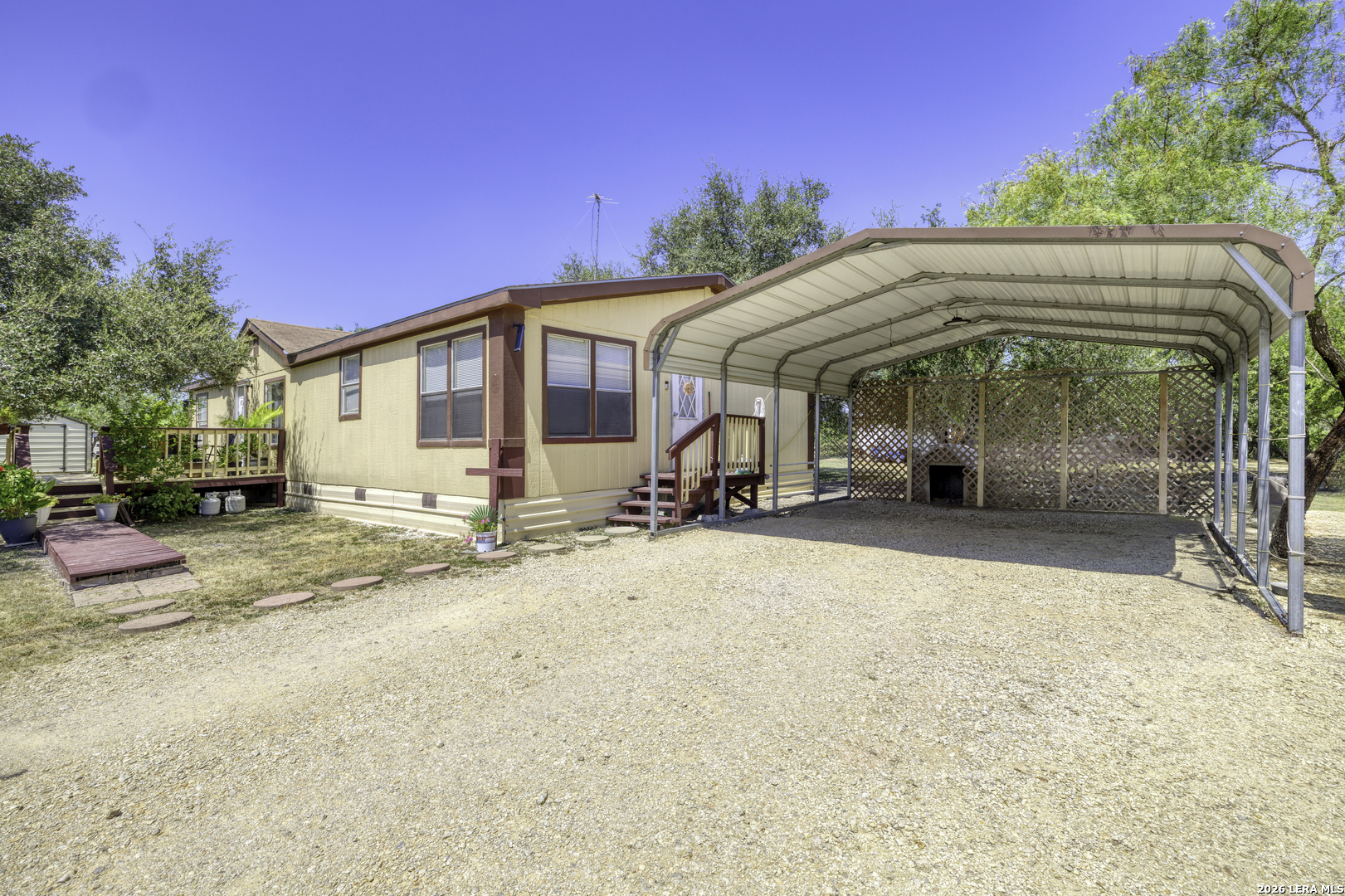609 County Road 4647 Hondo TX 78861