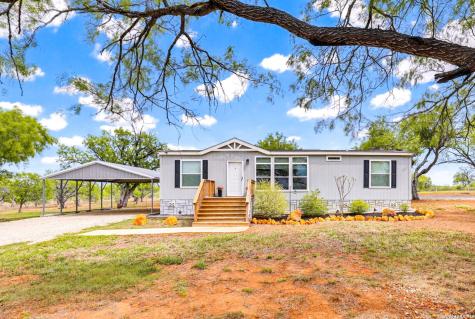 126 County Road 157 Floresville TX 78114