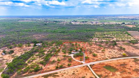 126 County Road 157 Floresville TX 78114