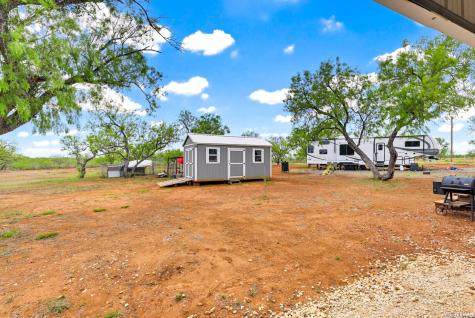 126 County Road 157 Floresville TX 78114