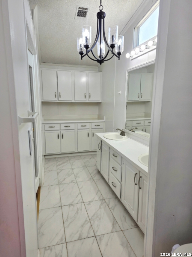 315 Forest Creek Road Devine TX 78016