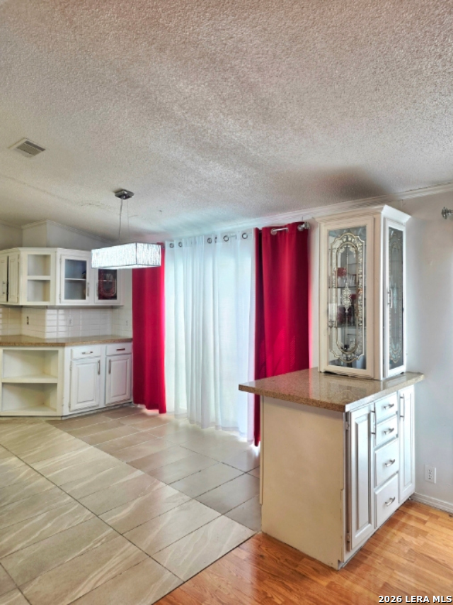 315 Forest Creek Road Devine TX 78016