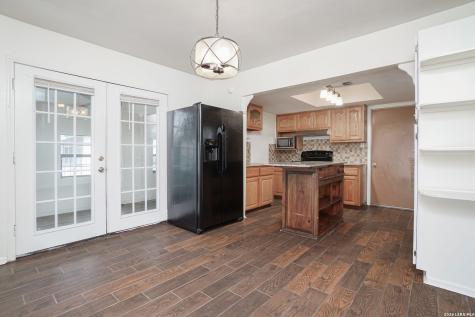 7610 Meadow Green San Antonio TX 78251