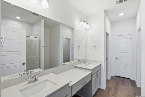 166 Thorny Grove San Antonio TX 78253